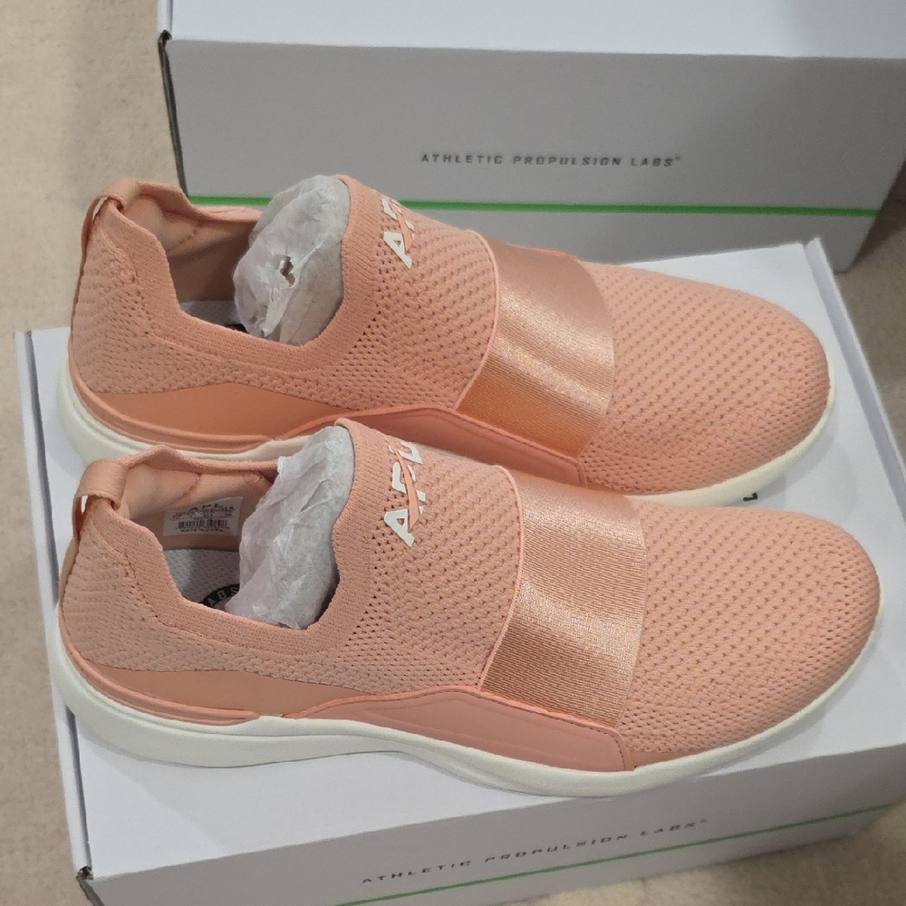 APL Techloom Bliss. Slip-On Sneakers. Mens Size-8 Womens -9.5